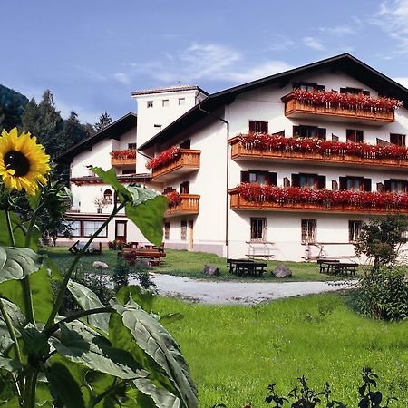 Hotel Brueckenwirt - Al Ponte モンターニャ エクステリア 写真