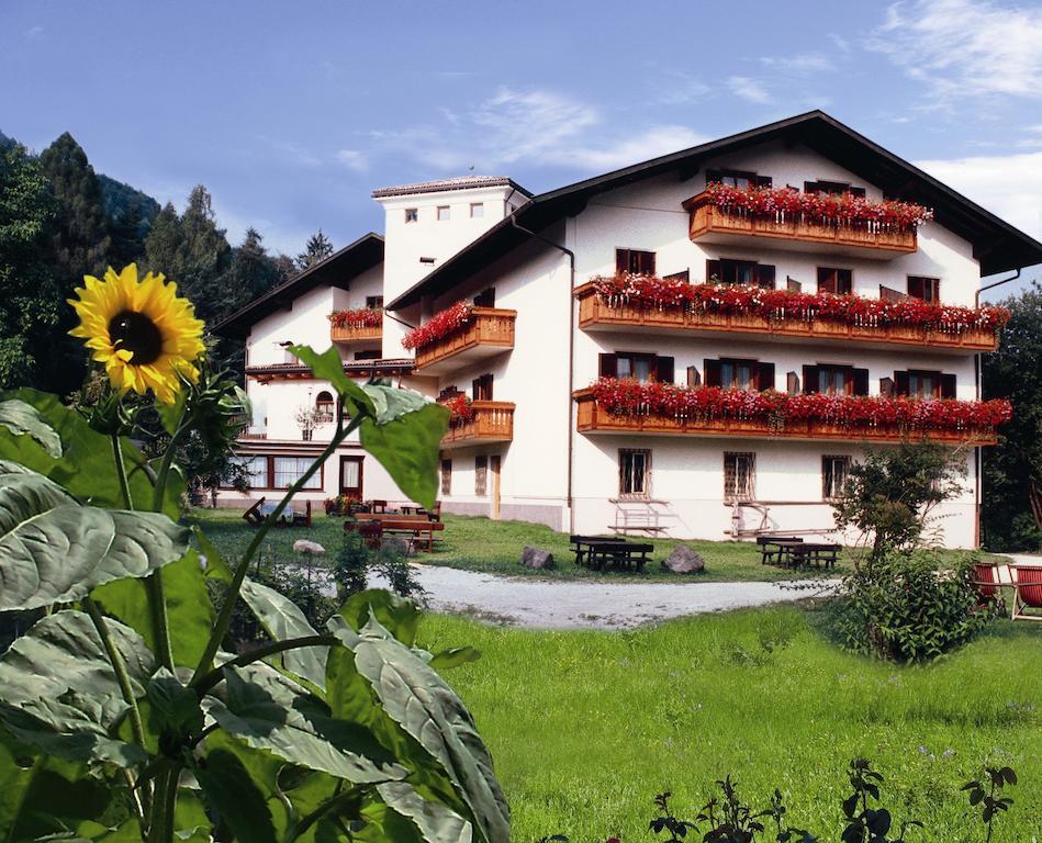Hotel Brueckenwirt - Al Ponte モンターニャ エクステリア 写真